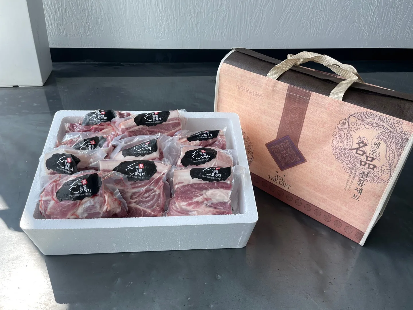 흑돼지 오겹살, 집에서 맛있게 굽는 순서가 있나요?
